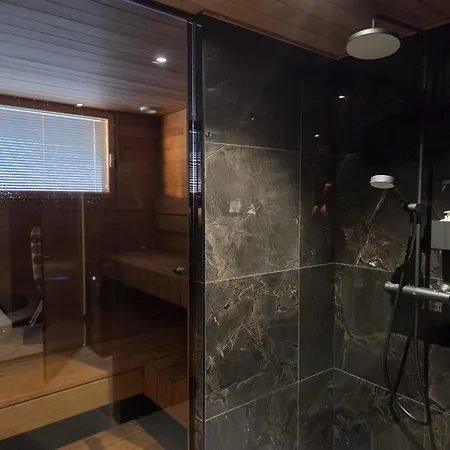 Beautiful House In The Immediate Vicinity Of The Sea Huvilat